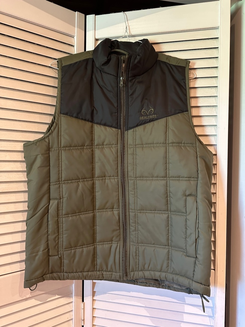 Realtree Olive Green and Black Quilted Vest